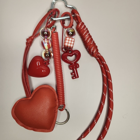 Red Heart Keychain Set - Picture 2 of 2